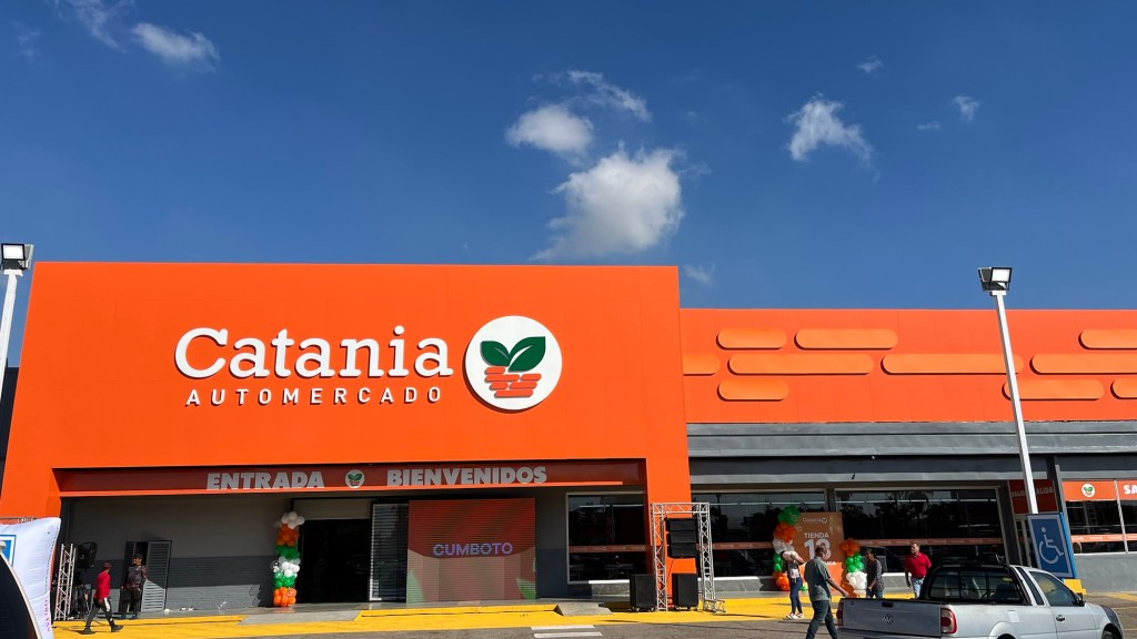 La tienda más grande de Catania Automercados abre sus puertas en La&nbsp;Isabelica