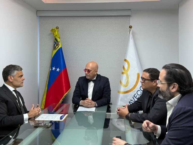 R4 Banco Microfinanciero consolida alianza para el fortalecimiento del ecosistema productivo&nbsp;nacional