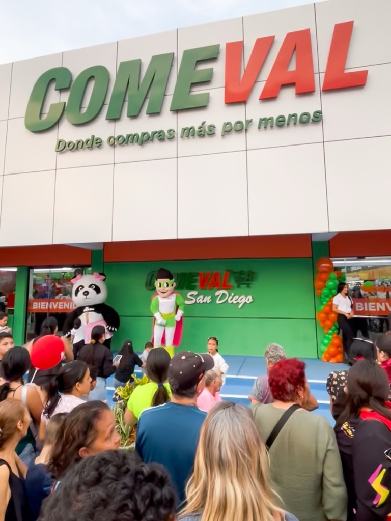 COMEVAL inauguró su novena tienda con una gran celebración en San&nbsp;Diego